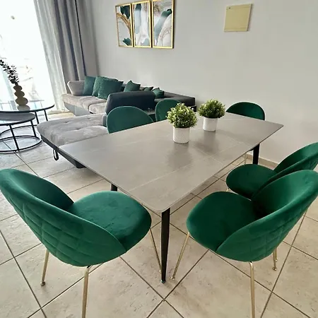 Apartment Emerald Sea View *