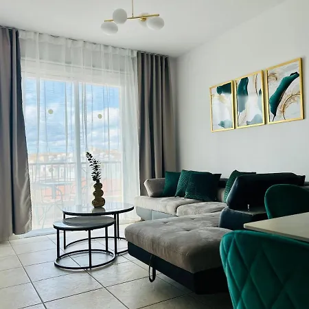 Apartment Emerald Sea View